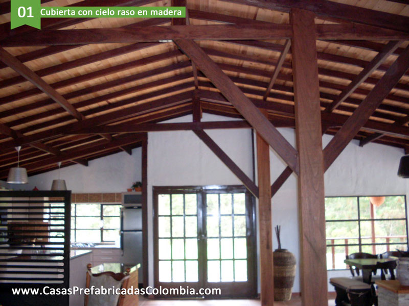 Cubierta con cielo raso en madera casa prefabricada